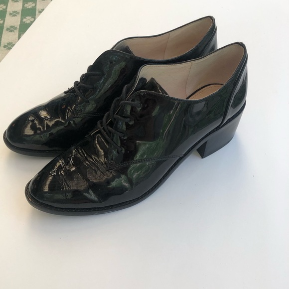 Louise et Cie Black Patent Oxfords - Picture 4 of 7